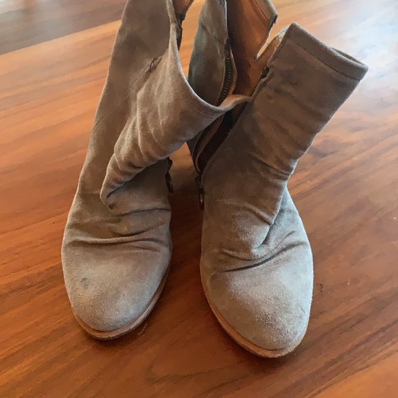 Fiorentini and Baker suede ankle boots. - Picture 2 of 4